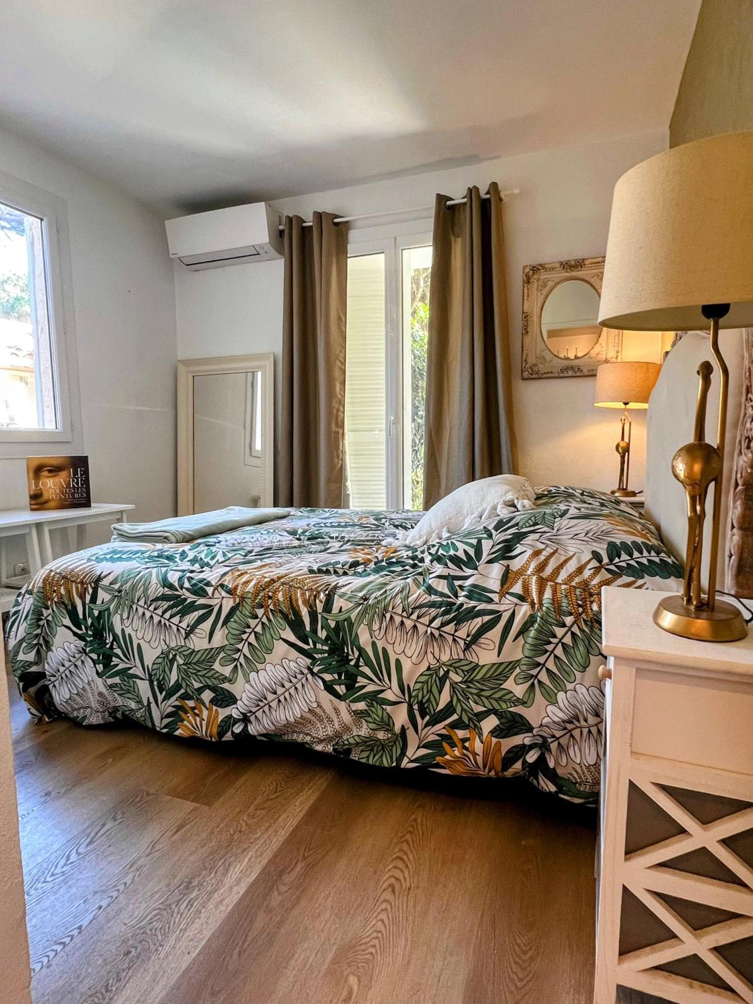 Superbe Appartement Avec Terrasse Jardin Et Parking Prive Saint-Tropez Zewnętrze zdjęcie