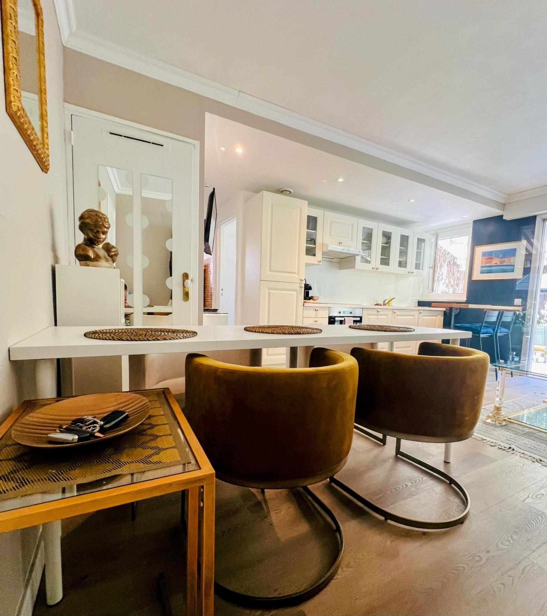 Superbe Appartement Avec Terrasse Jardin Et Parking Prive Saint-Tropez Zewnętrze zdjęcie