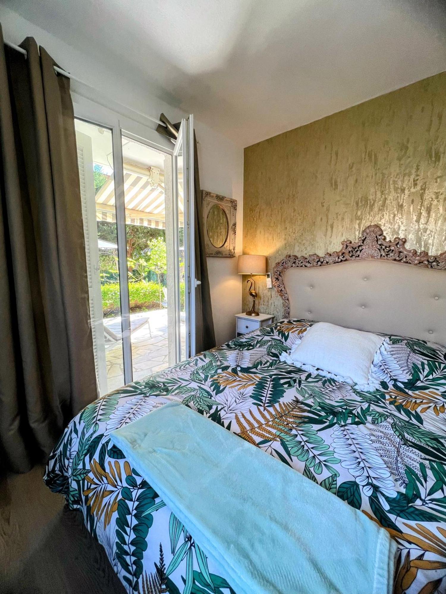 Superbe Appartement Avec Terrasse Jardin Et Parking Prive Saint-Tropez Zewnętrze zdjęcie